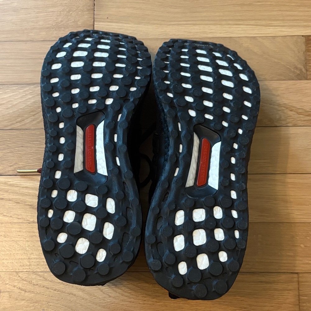 Adidas Ultraboost Sneaker - Picture 3 of 3